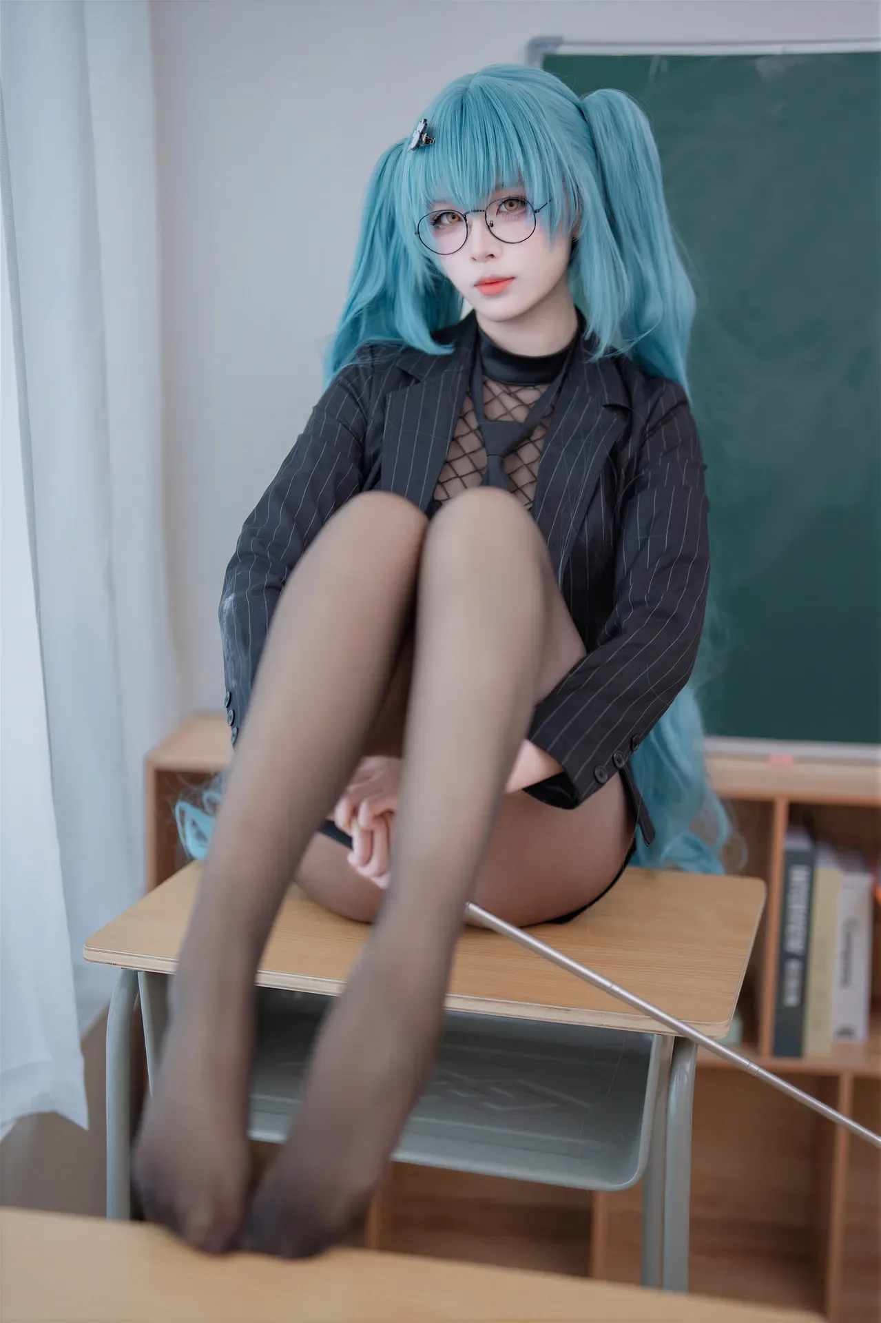 『套图』 足控福利 胜利女神：妮姬 普丽瓦蒂 严厉教诲 - 轩萧学姐 套图 预览图